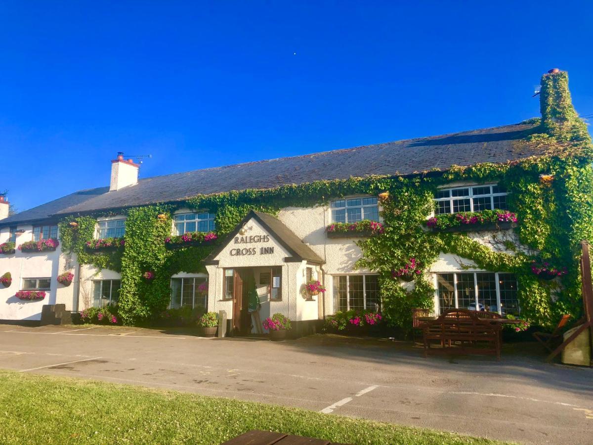 Raleghs Cross Inn Clatworthy エクステリア 写真